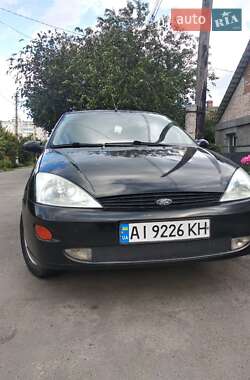 Хэтчбек Ford Focus 2000 в 