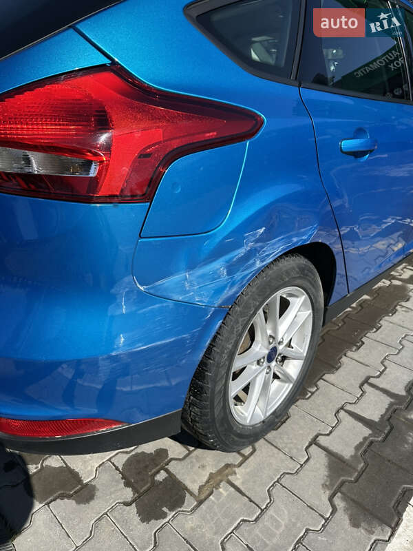 Хэтчбек Ford Focus 2015 в Черновцах