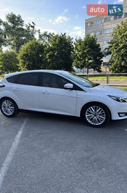 Хэтчбек Ford Focus 2018 в 