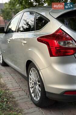 Хэтчбек Ford Focus 2013 в 