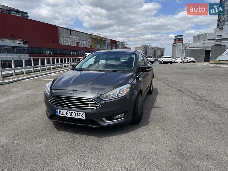 Хэтчбек Ford Focus 2015 в Днепре