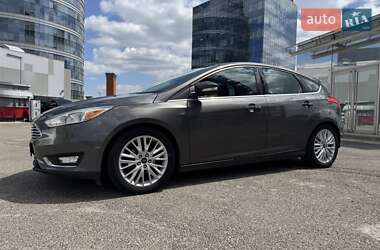 Хэтчбек Ford Focus 2015 в 