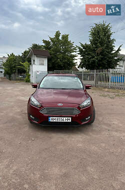 Хэтчбек Ford Focus 2015 в 