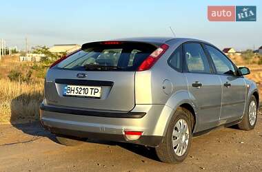 Хэтчбек Ford Focus 2004 в 