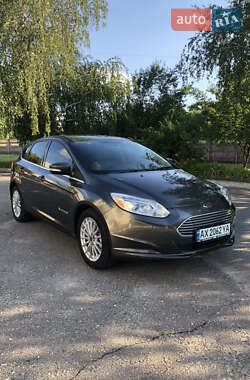 Хэтчбек Ford Focus 2015 в 