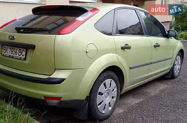 Хэтчбек Ford Focus 2007 в 