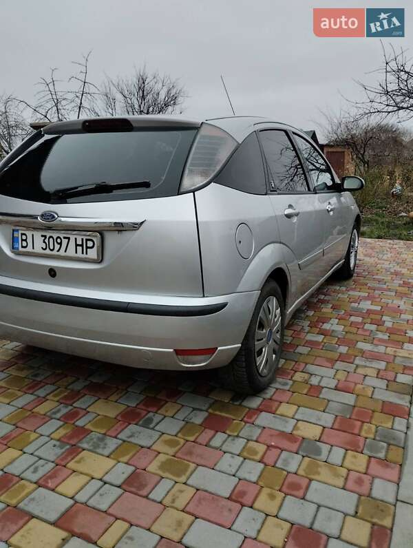 Хэтчбек Ford Focus 2004 в 