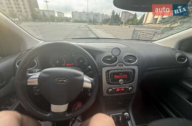 Хэтчбек Ford Focus 2007 в 