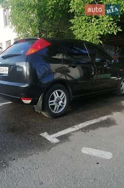 Хэтчбек Ford Focus 2000 в 