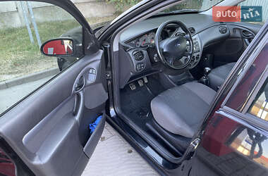 Хэтчбек Ford Focus 2003 в 