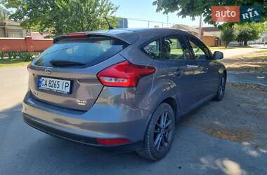 Хэтчбек Ford Focus 2015 в 