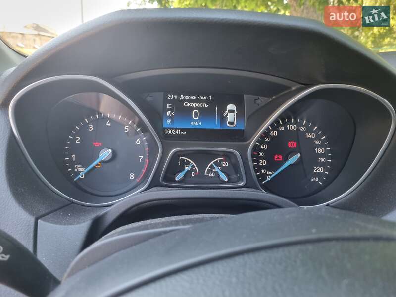 Хэтчбек Ford Focus 2015 в Умани