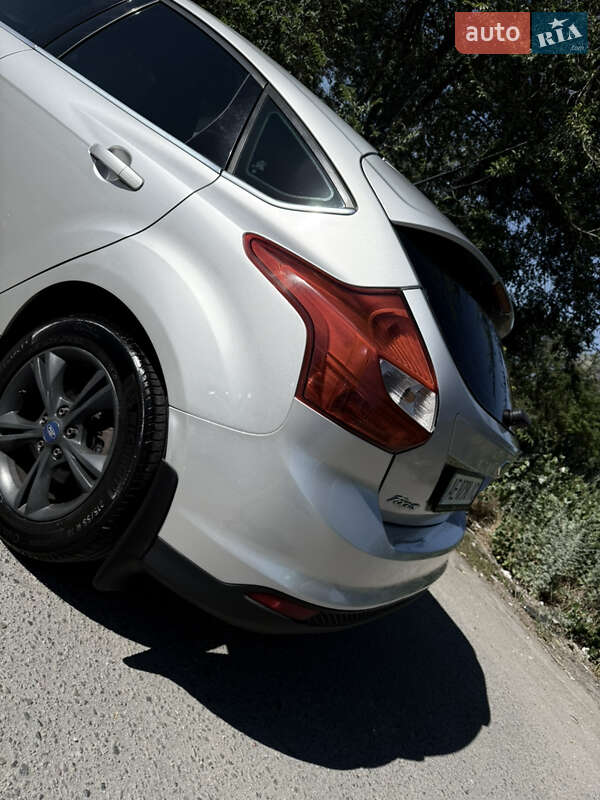 Хэтчбек Ford Focus 2012 в Днепре