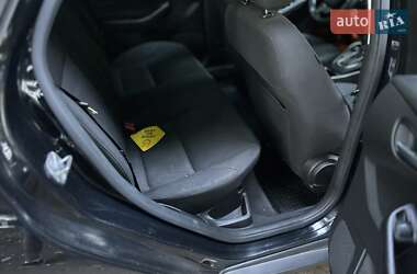 Седан Ford Focus 2015 в 