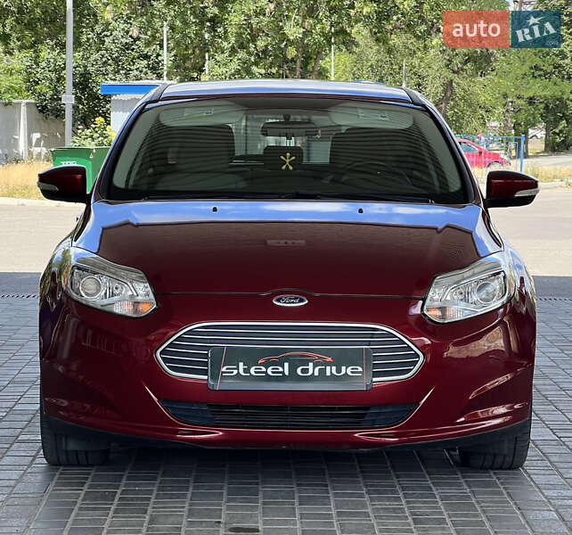 Хэтчбек Ford Focus 2015 в Николаеве