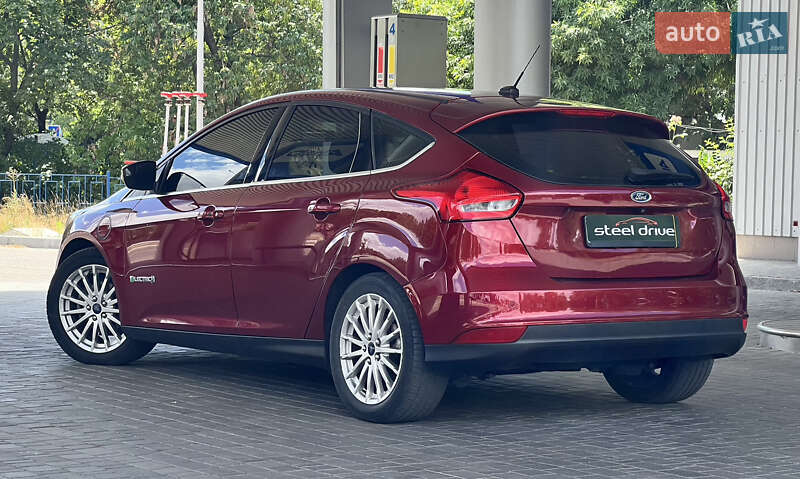 Хэтчбек Ford Focus 2015 в Николаеве