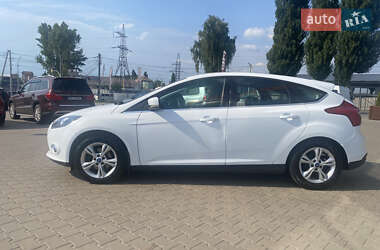 Хэтчбек Ford Focus 2012 в 