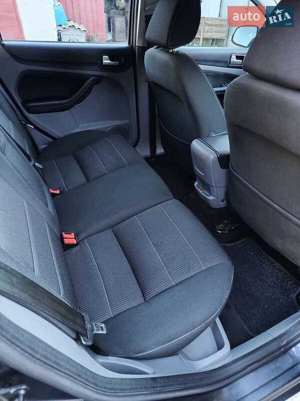 Универсал Ford Focus 2010 в Нетешине фото 3 Универсал Ford Focus 2010 в Нетешине