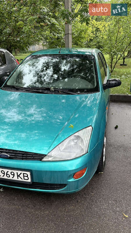 Хэтчбек Ford Focus 1999 в 