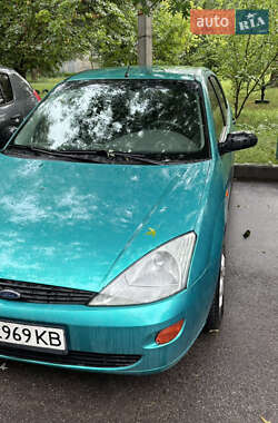 Хэтчбек Ford Focus 1999 в 