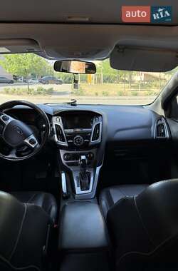 Хэтчбек Ford Focus 2013 в 