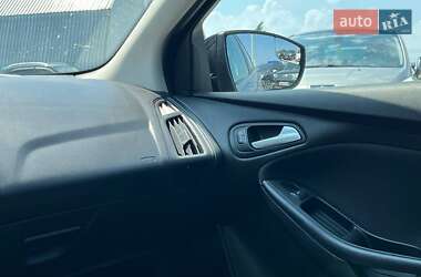 Седан Ford Focus 2015 в 