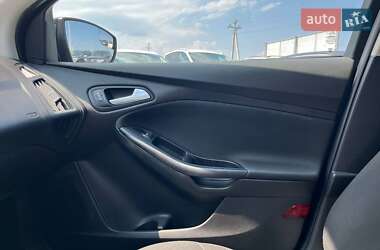 Седан Ford Focus 2015 в 