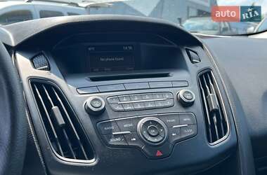 Седан Ford Focus 2015 в 