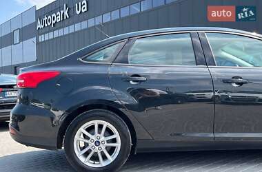 Седан Ford Focus 2015 в 