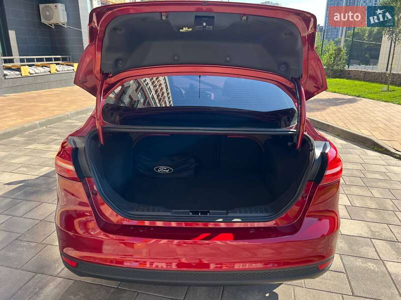 Седан Ford Focus 2015 в Киеве