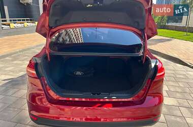 Седан Ford Focus 2015 в 