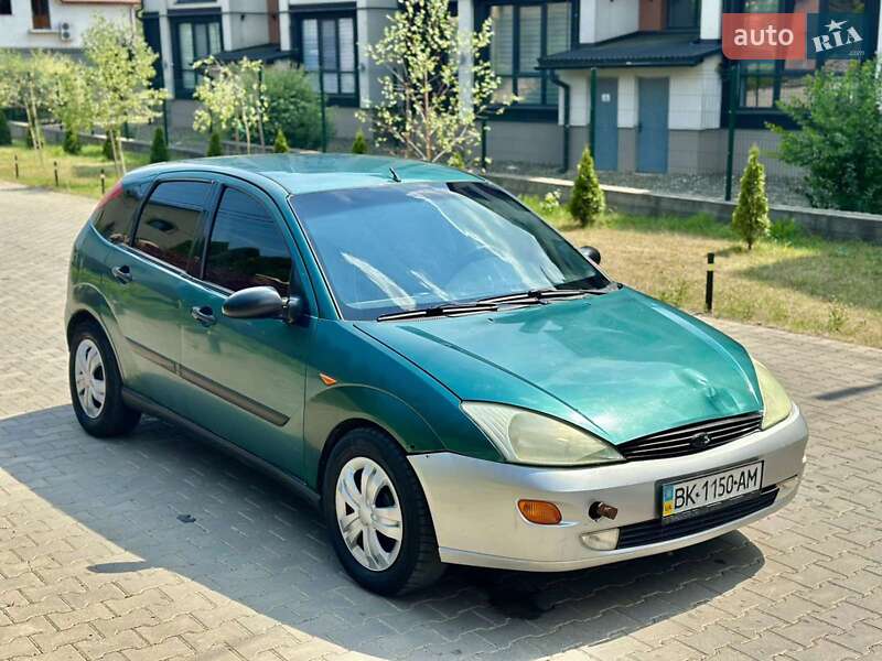 Хетчбек Ford Focus 1998 в 