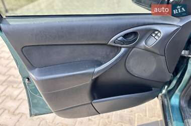 Хетчбек Ford Focus 1998 в 