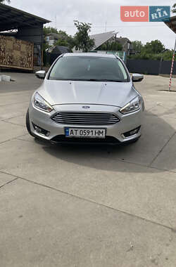 Хэтчбек Ford Focus 2015 в 