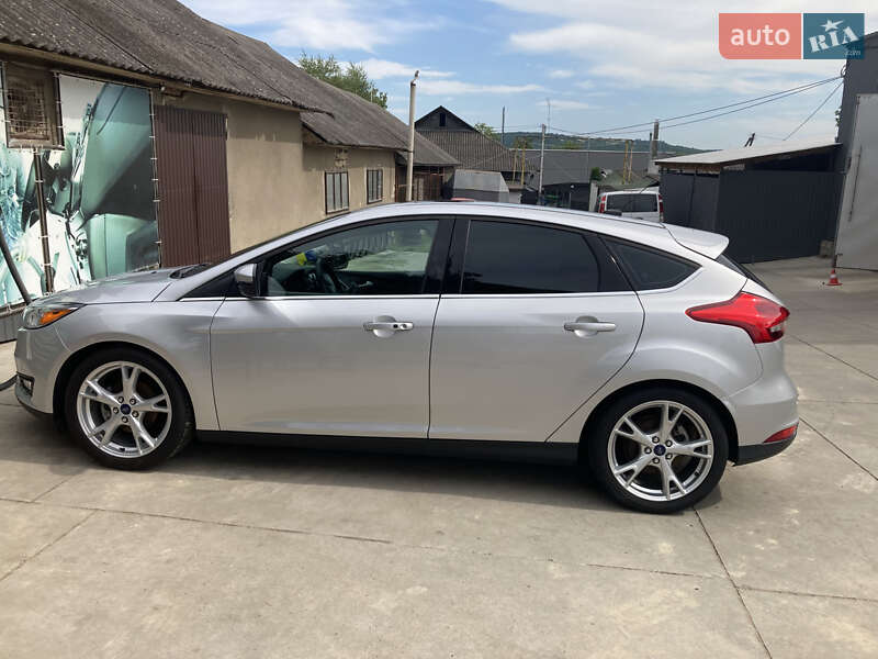 Хэтчбек Ford Focus 2015 в Новоселице