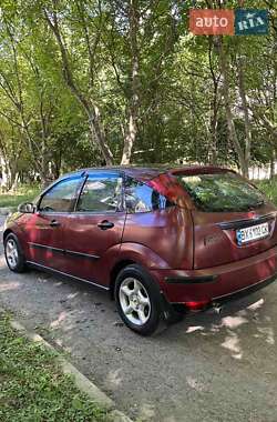 Хэтчбек Ford Focus 2001 в 