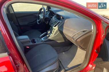Хэтчбек Ford Focus 2012 в 