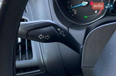 Хэтчбек Ford Focus 2012 в 