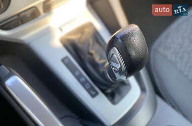 Хэтчбек Ford Focus 2012 в 