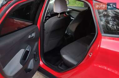 Хэтчбек Ford Focus 2013 в 