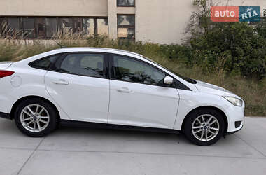 Седан Ford Focus 2016 в 