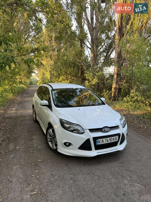Універсал Ford Focus 2013 в Коротичу