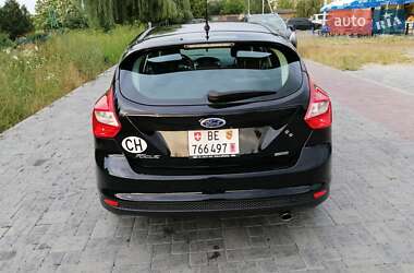 Хетчбек Ford Focus 2013 в 