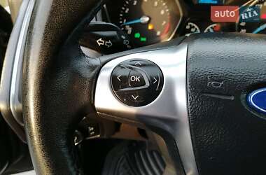 Хетчбек Ford Focus 2013 в 