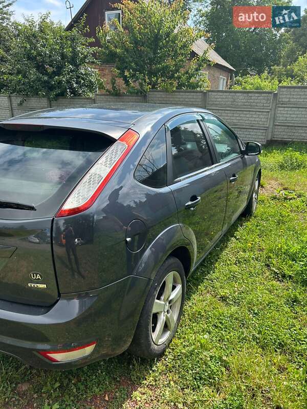 Хэтчбек Ford Focus 2008 в Нововолынске