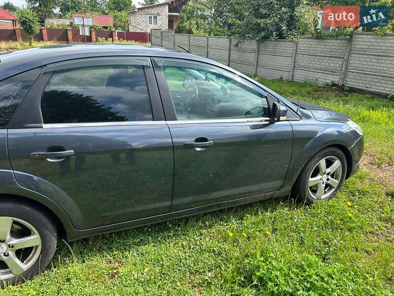 Хэтчбек Ford Focus 2008 в Нововолынске
