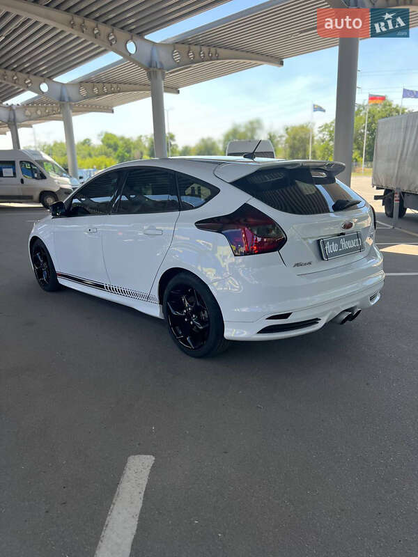 Хетчбек Ford Focus 2014 в Запоріжжі
