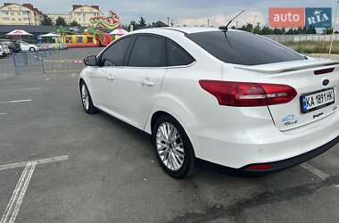 Седан Ford Focus 2016 в 