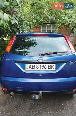 Хэтчбек Ford Focus 2000 в 