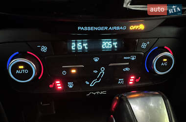 Хетчбек Ford Focus 2015 в 